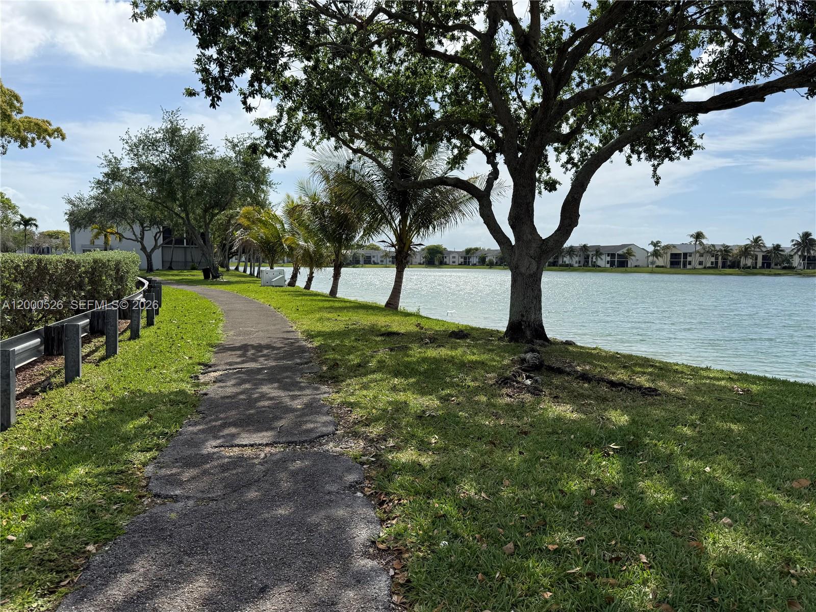 LAKESHORE CONDO #4 - Residential Lease