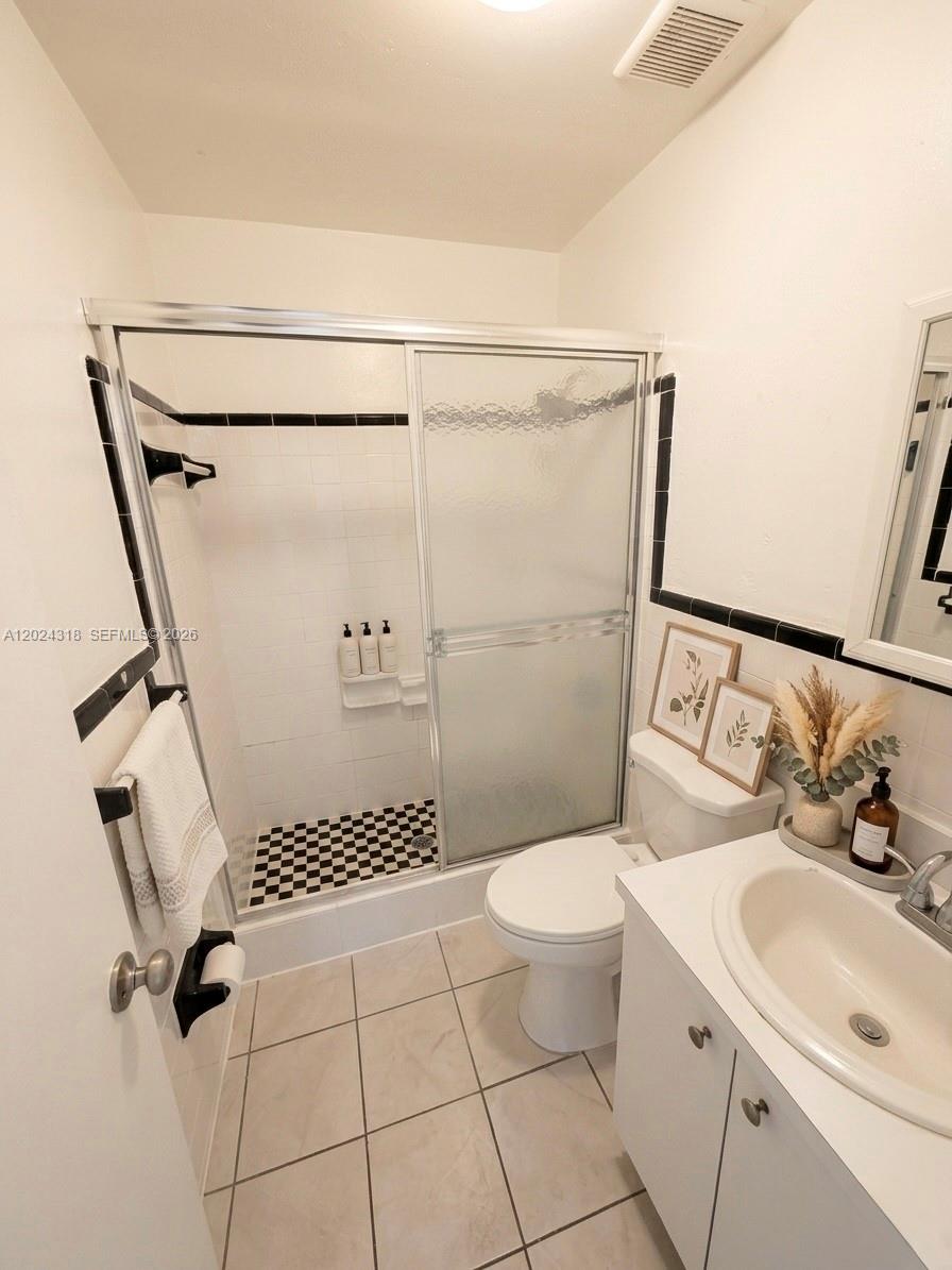 FLA FRUIT LAND CO SUB - Residential Lease