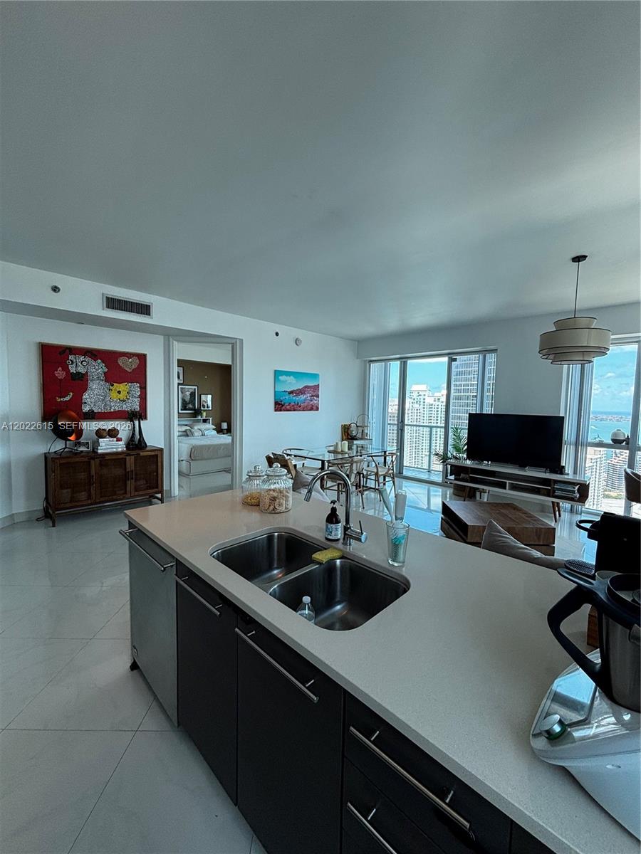 500 BRICKELL EAST CONDO - Residential