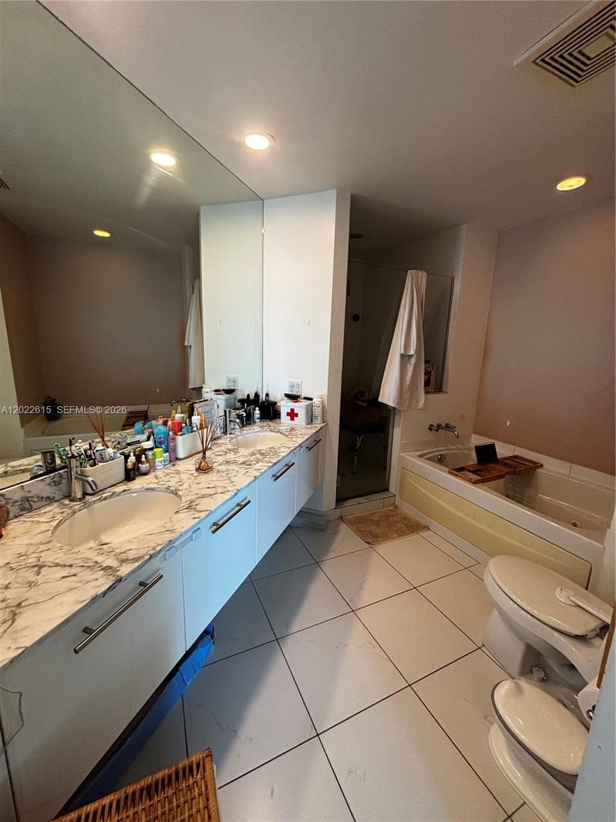 500 BRICKELL EAST CONDO - Residential