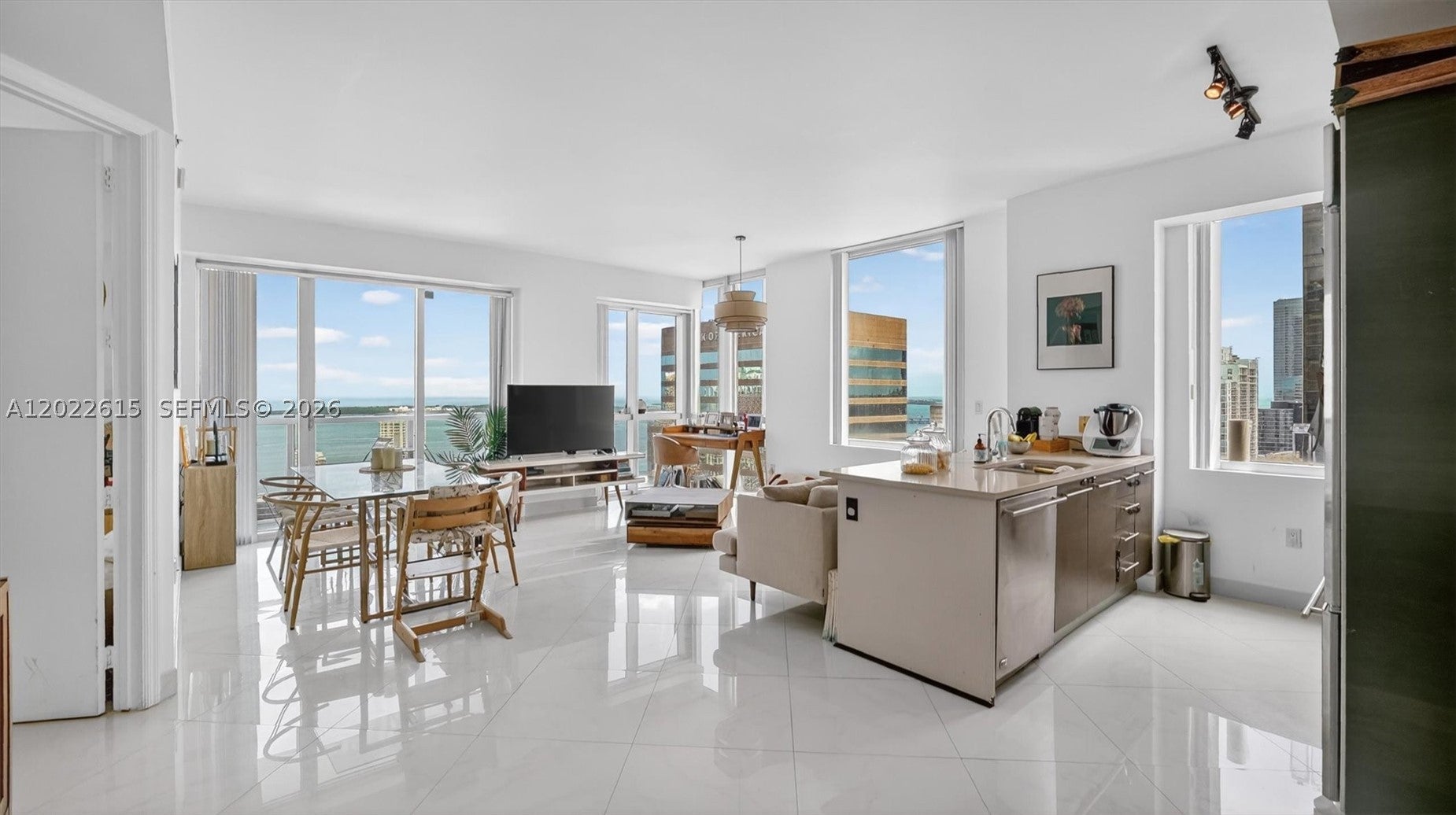 500 Brickell Ave 4102