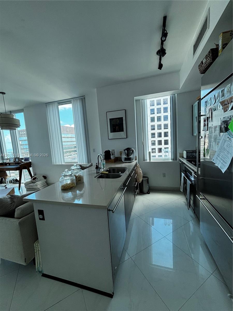 500 BRICKELL EAST CONDO - Residential