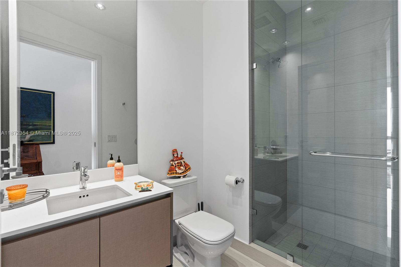 ECHO CONDO - Residential