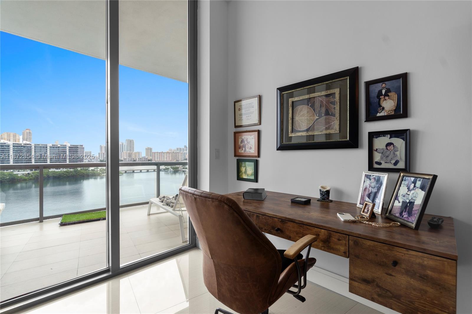 ECHO CONDO - Residential