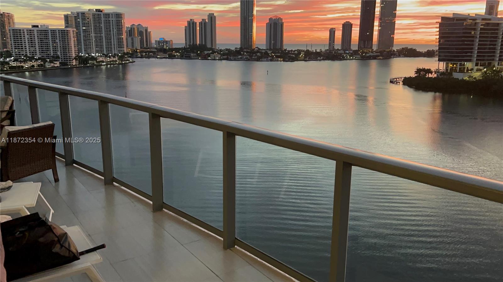 ECHO CONDO - Residential