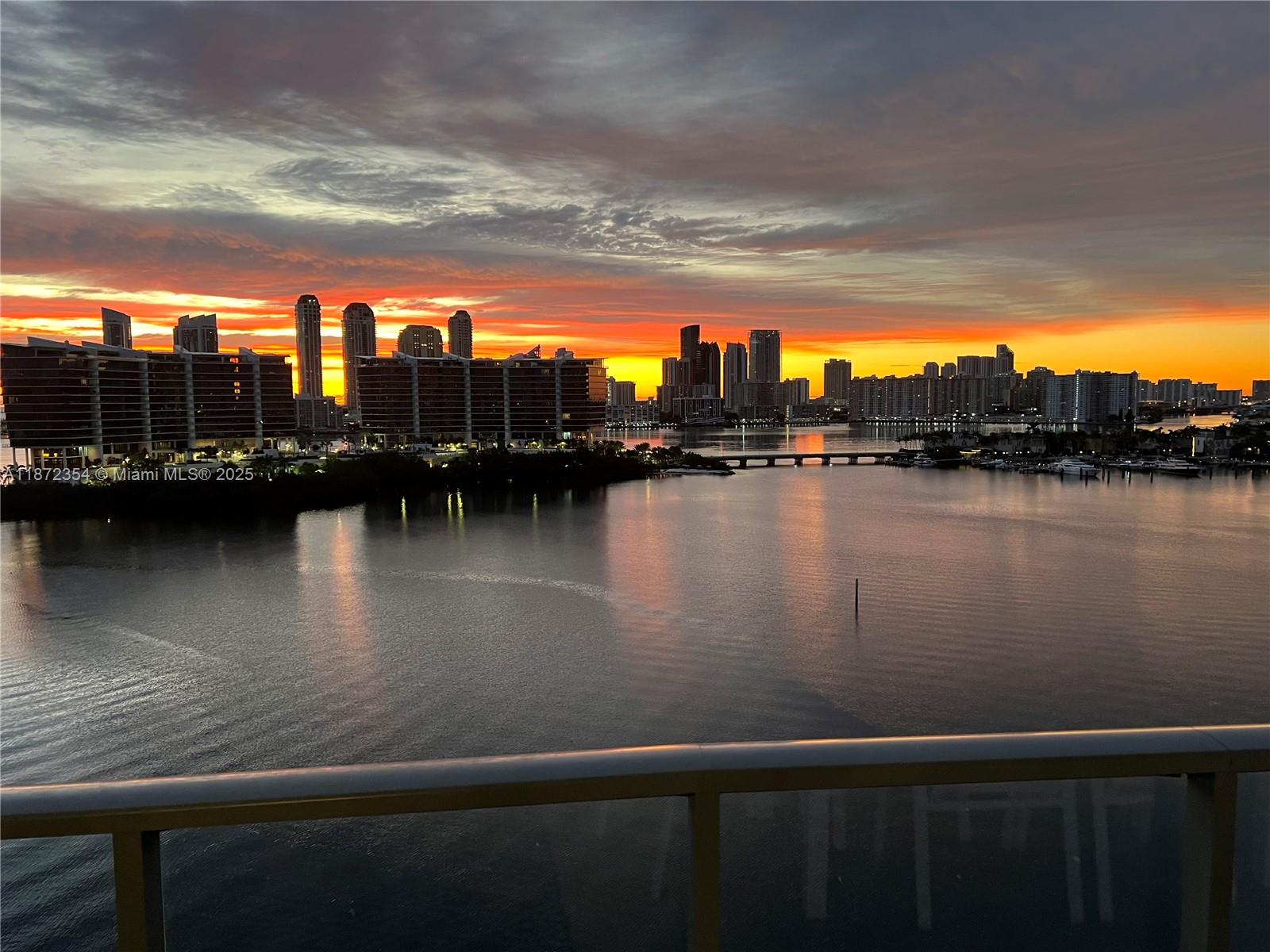 ECHO CONDO - Residential