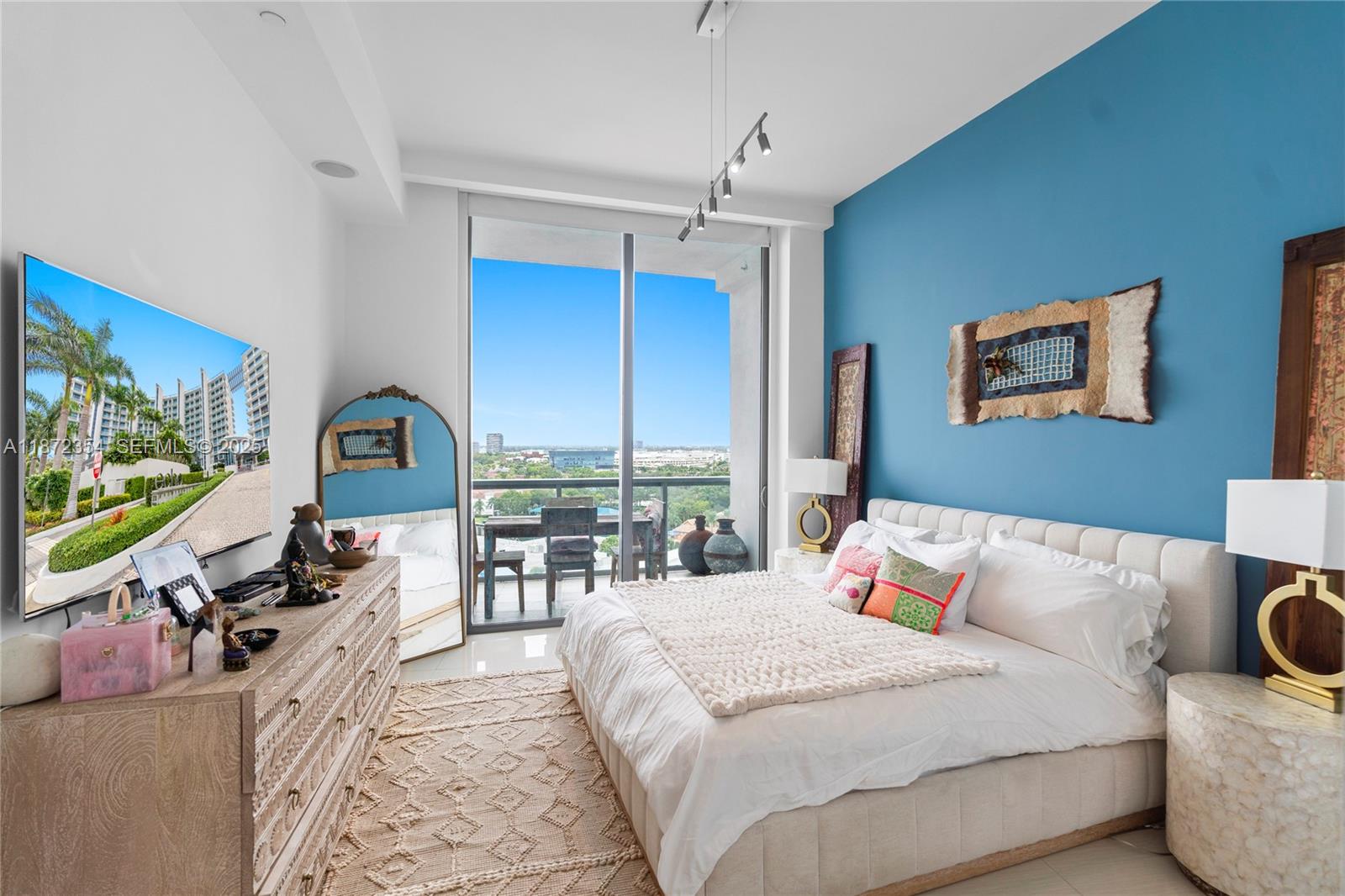 ECHO CONDO - Residential