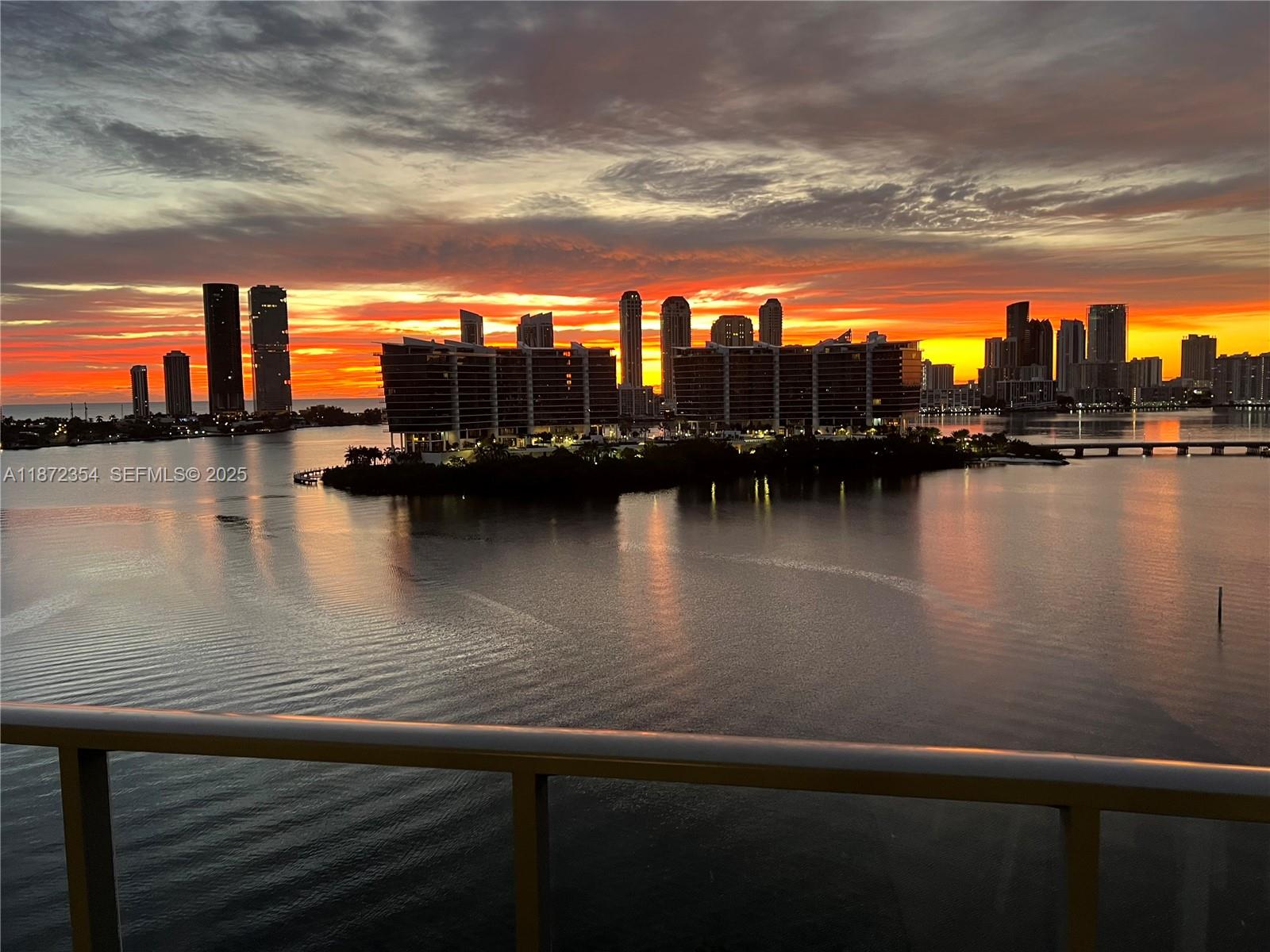 ECHO CONDO - Residential