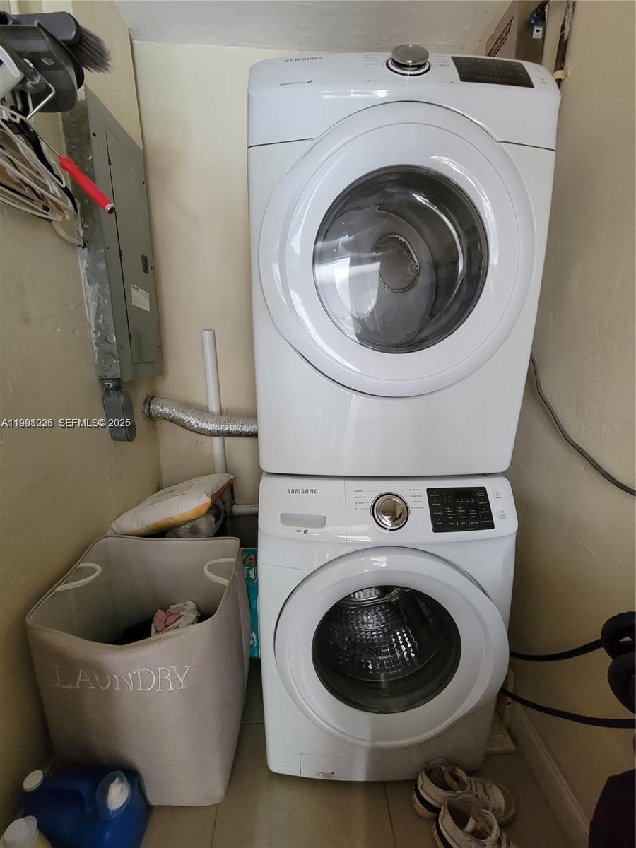 PEMBROKE PINES NO 3 - Residential