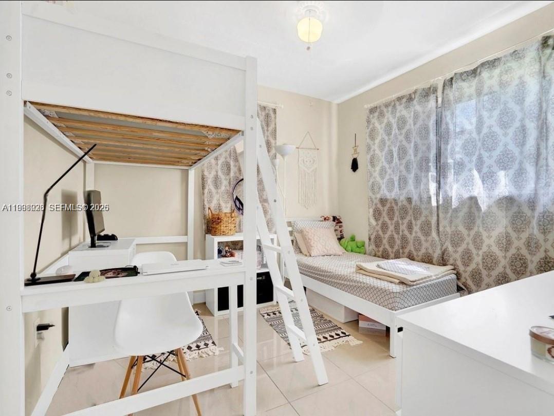 PEMBROKE PINES NO 3 - Residential