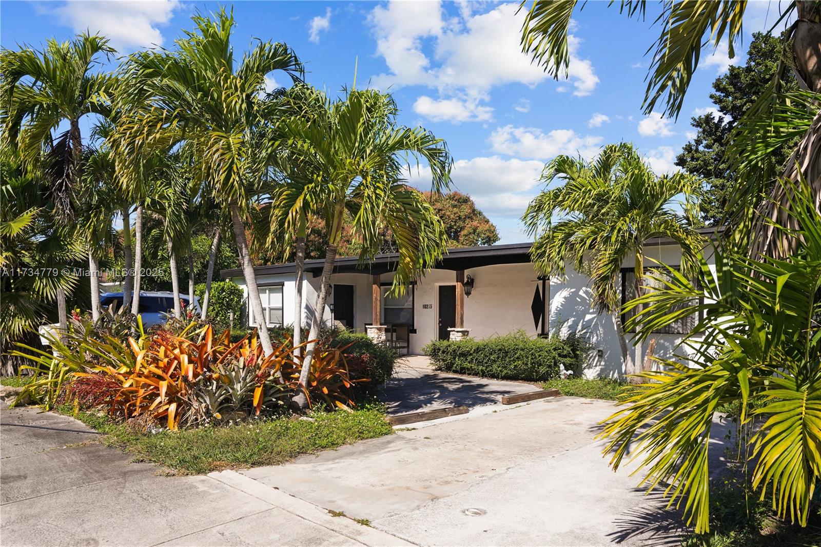 Property for Sale at 10215 Sw 171st St, Miami, Broward County, Florida - Bedrooms: 5 
Bathrooms: 4  - $620,000