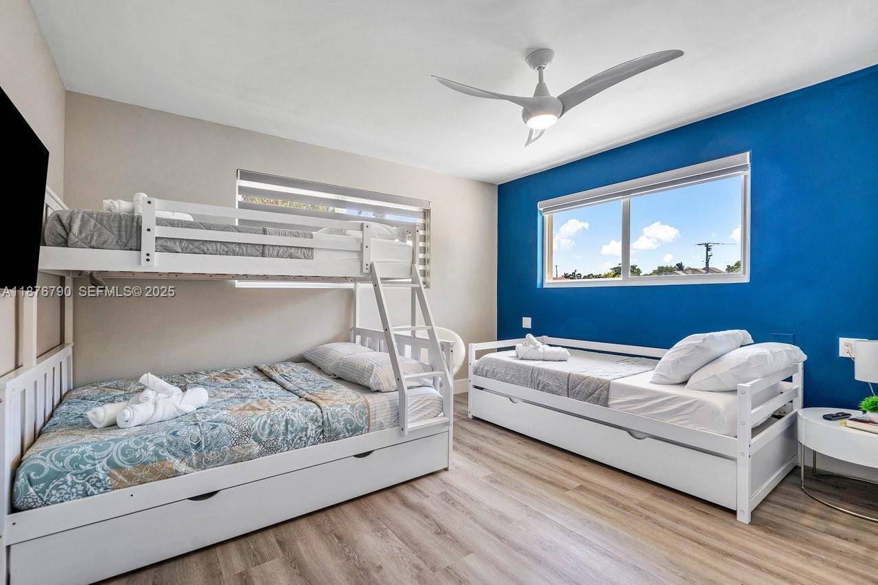 SOUTH DANIA HEIGHTS AMEN - Residential