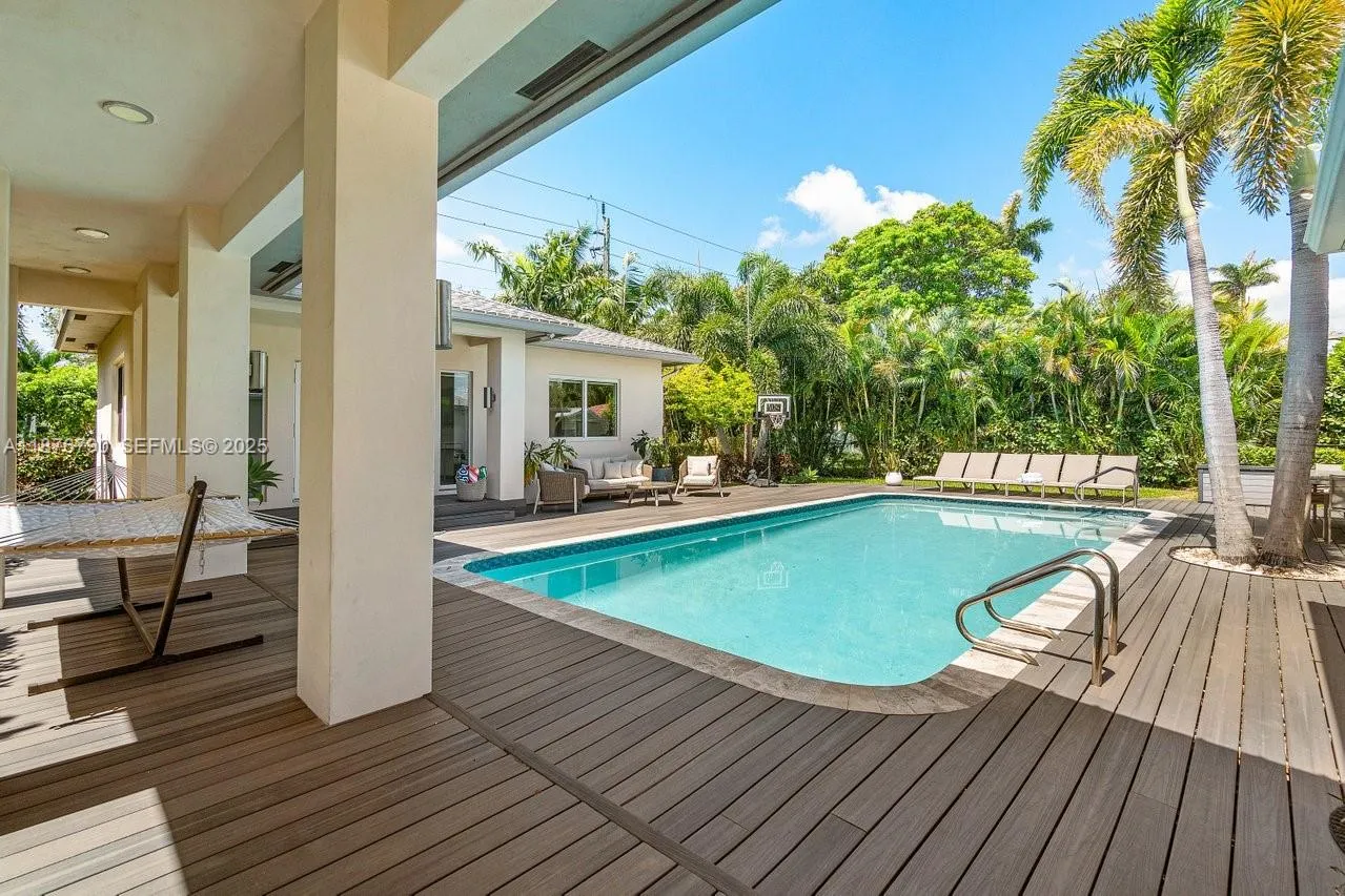 Dania Beach, Florida 33004, United States, 5 Bedrooms Bedrooms, ,3 BathroomsBathrooms,Residential,Active,207920