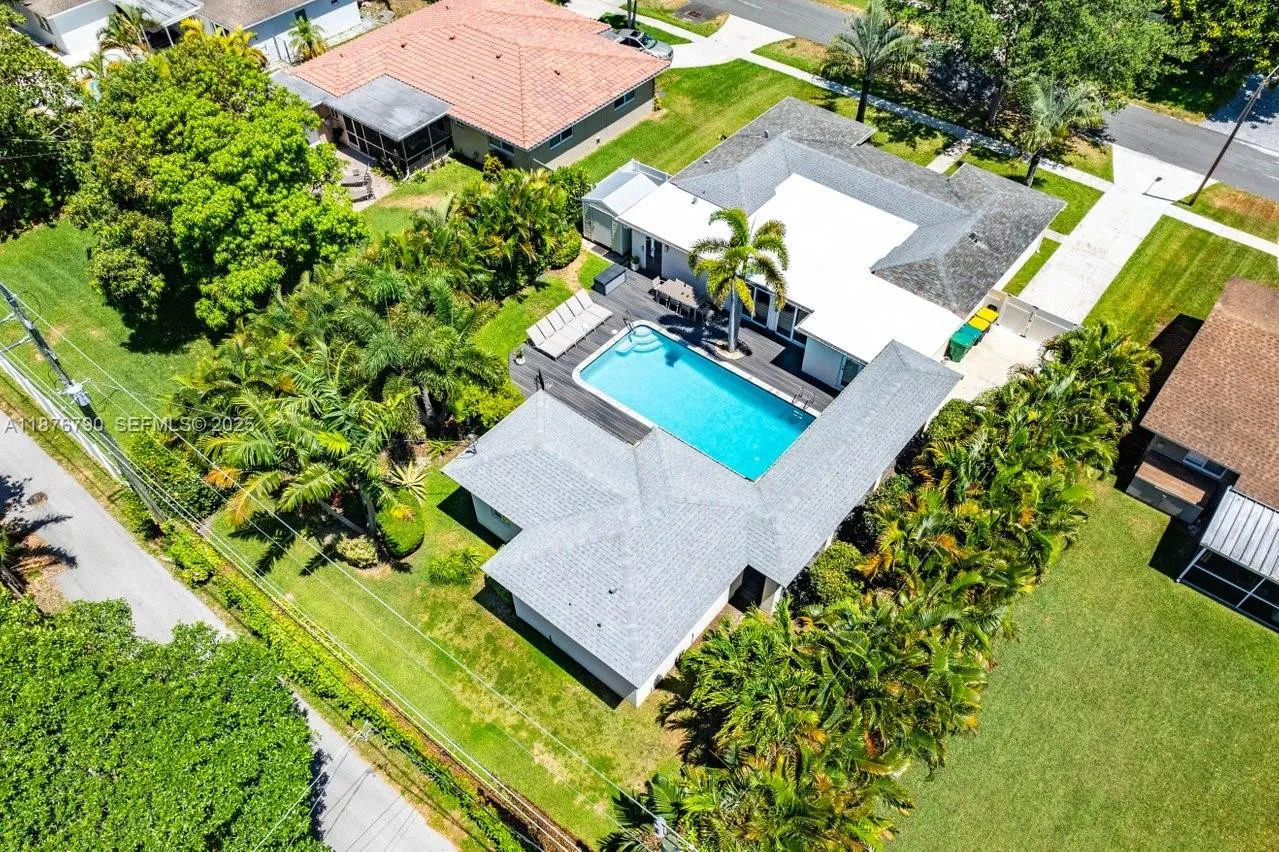 Dania Beach, Florida 33004, United States, 5 Bedrooms Bedrooms, ,3 BathroomsBathrooms,Residential,Active,207920