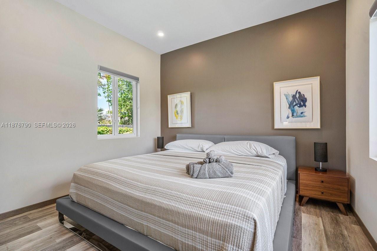 SOUTH DANIA HEIGHTS AMEN - Residential