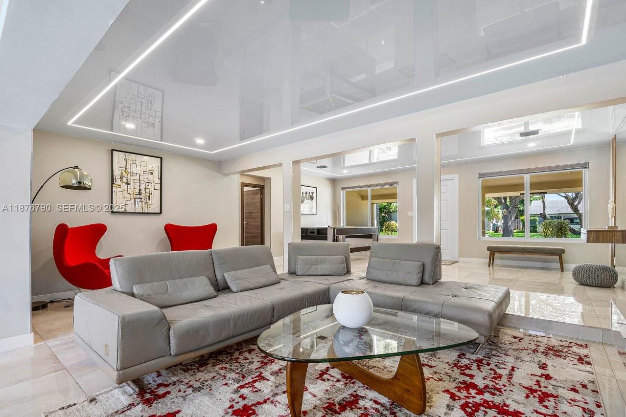 SOUTH DANIA HEIGHTS AMEN - Residential