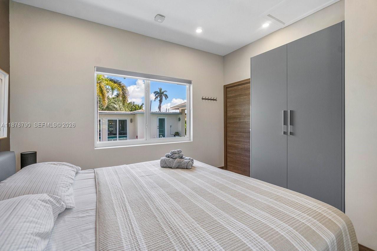 SOUTH DANIA HEIGHTS AMEN - Residential