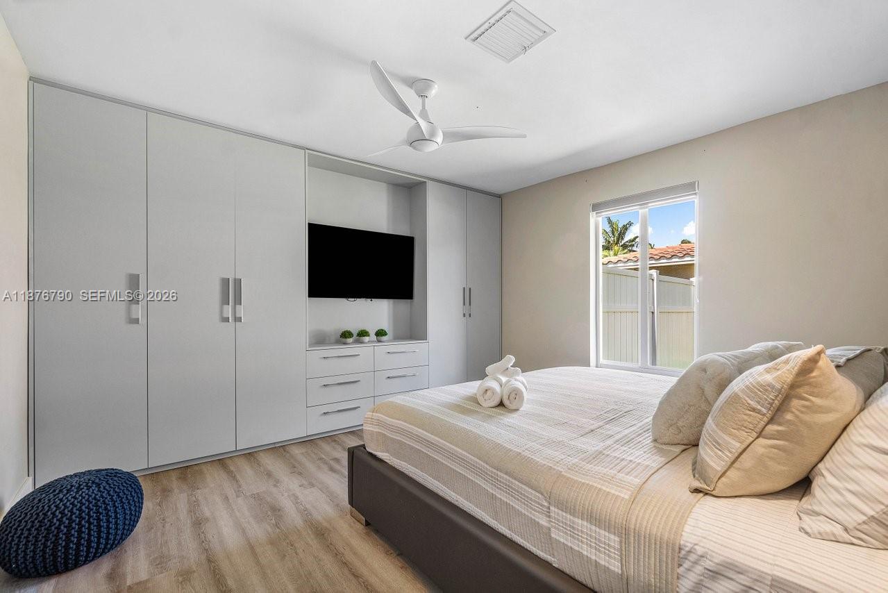 SOUTH DANIA HEIGHTS AMEN - Residential