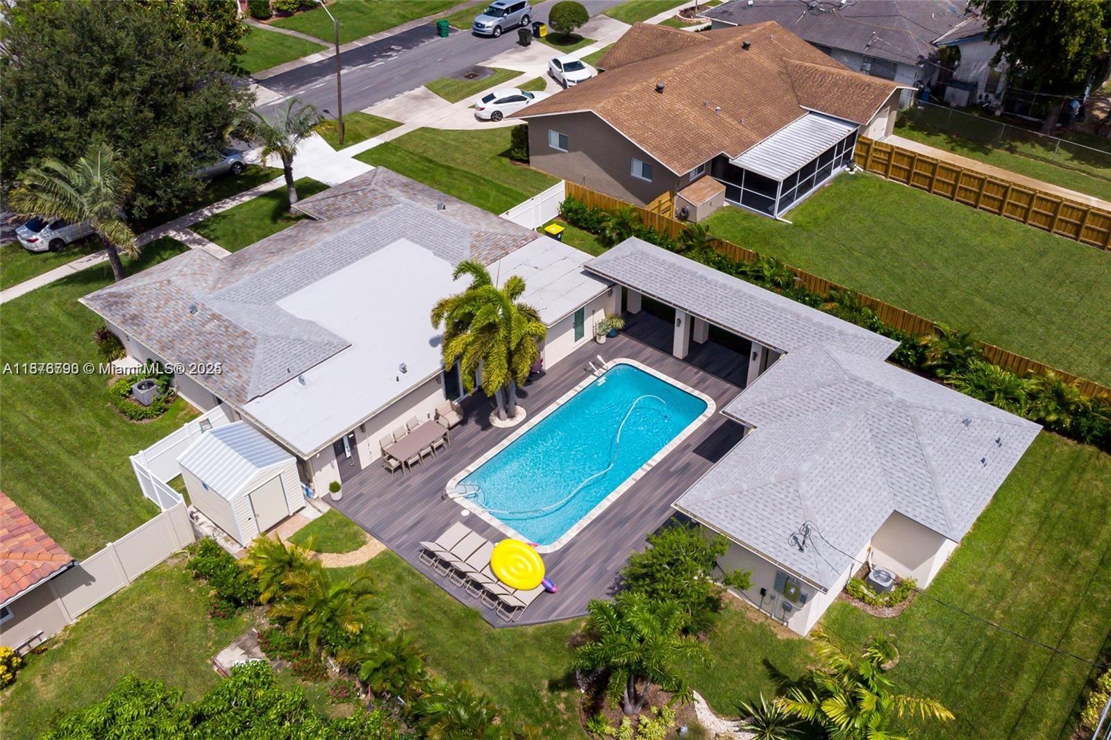 SOUTH DANIA HEIGHTS AMEN - Residential