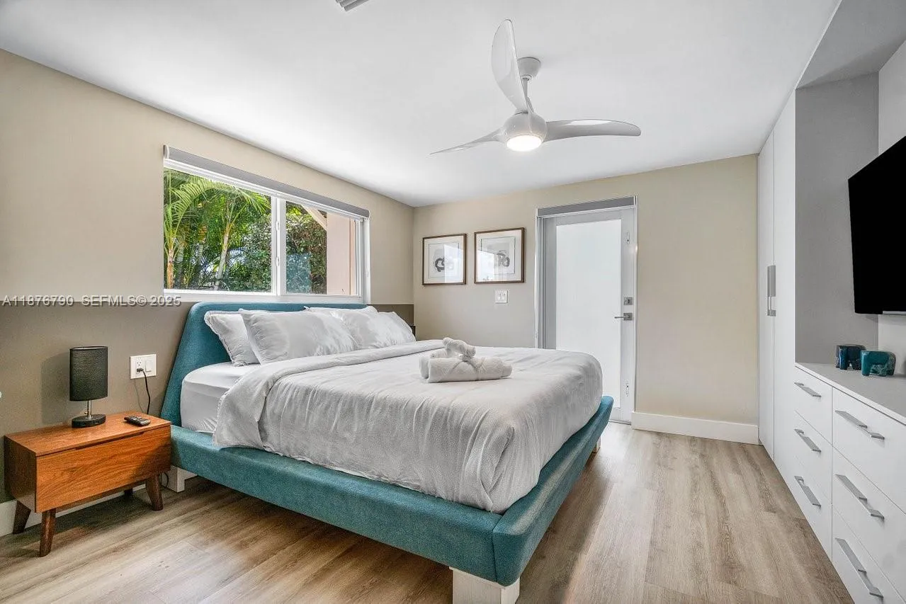 Dania Beach, Florida 33004, United States, 5 Bedrooms Bedrooms, ,3 BathroomsBathrooms,Residential,Active,207920