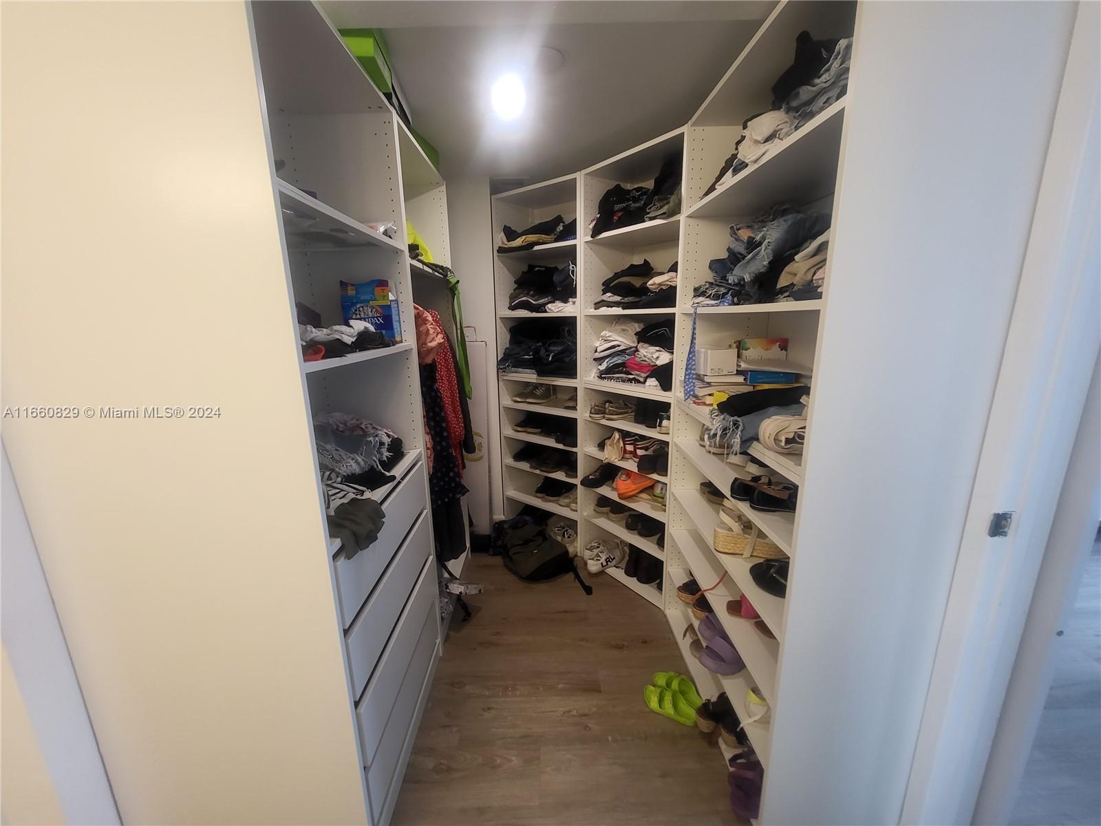 MYSTIC POINTE TOWER 600 C - Residential