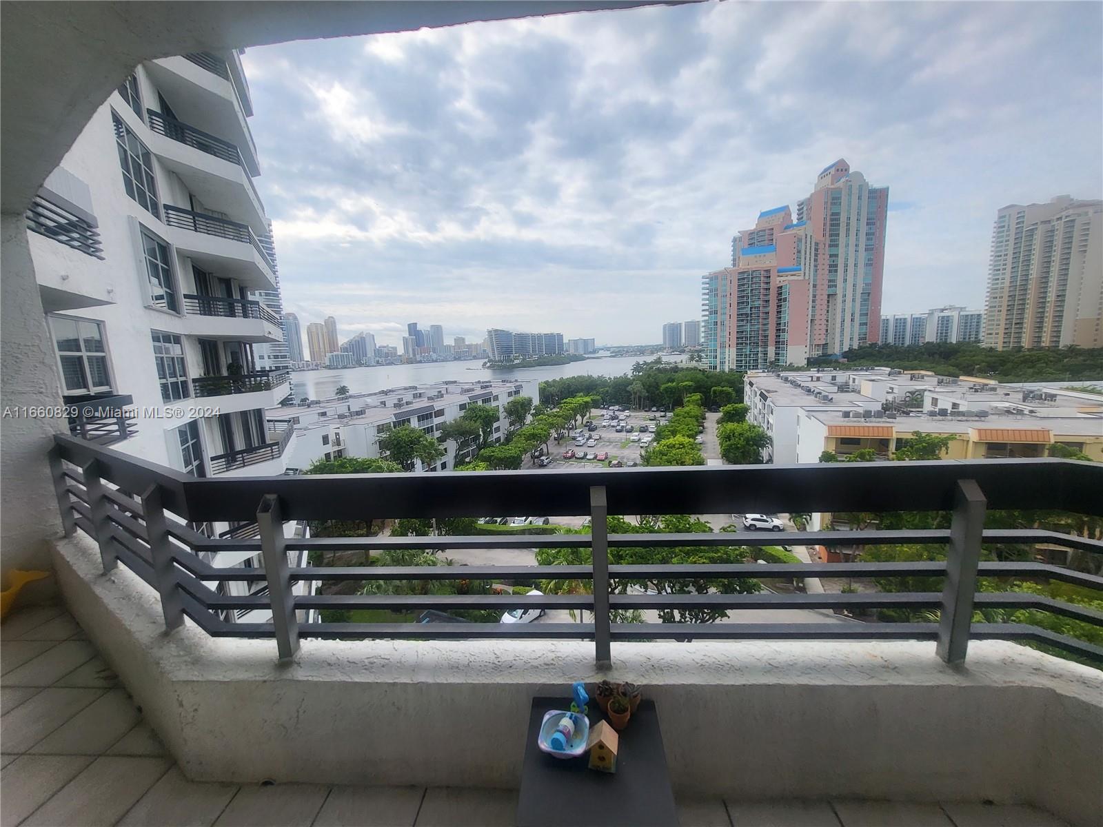 Property for Sale at 3400 Ne 192nd St 903, Aventura, Miami-Dade County, Florida - Bedrooms: 2 
Bathrooms: 2  - $359,000