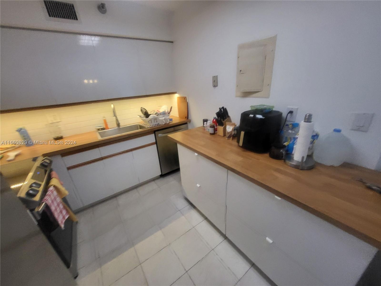 MYSTIC POINTE TOWER 600 C - Residential