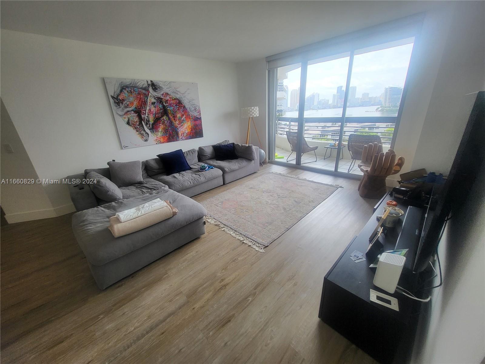 MYSTIC POINTE TOWER 600 C - Residential