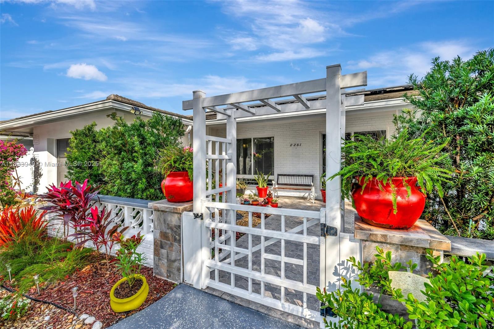 IMPERIAL POINT 3RD SEC - Residential