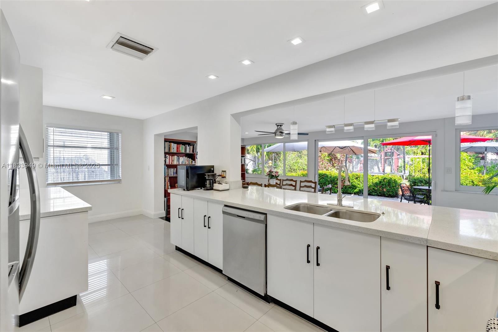 IMPERIAL POINT 3RD SEC - Residential