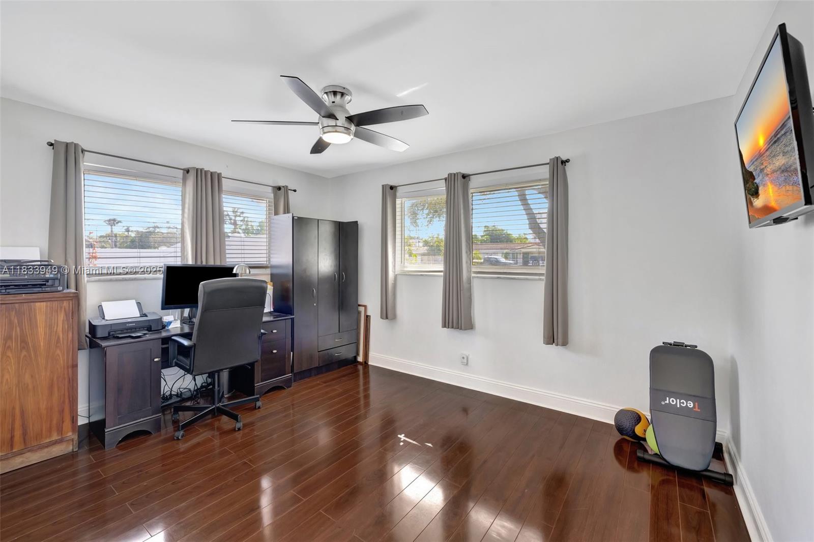 IMPERIAL POINT 3RD SEC - Residential