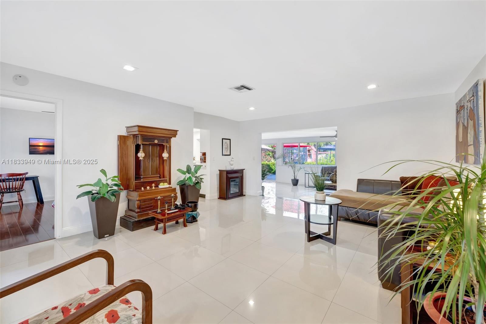 IMPERIAL POINT 3RD SEC - Residential