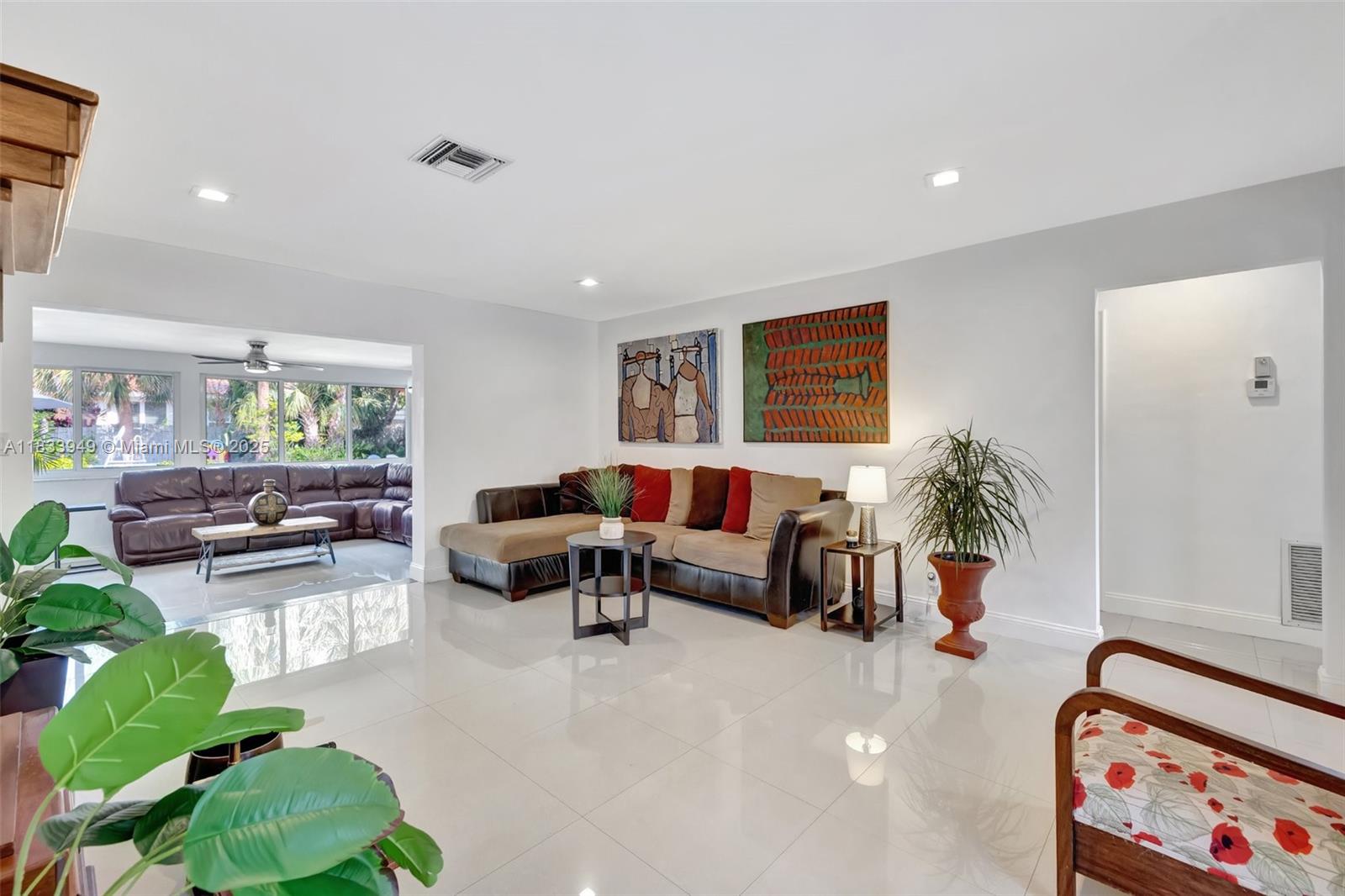 IMPERIAL POINT 3RD SEC - Residential