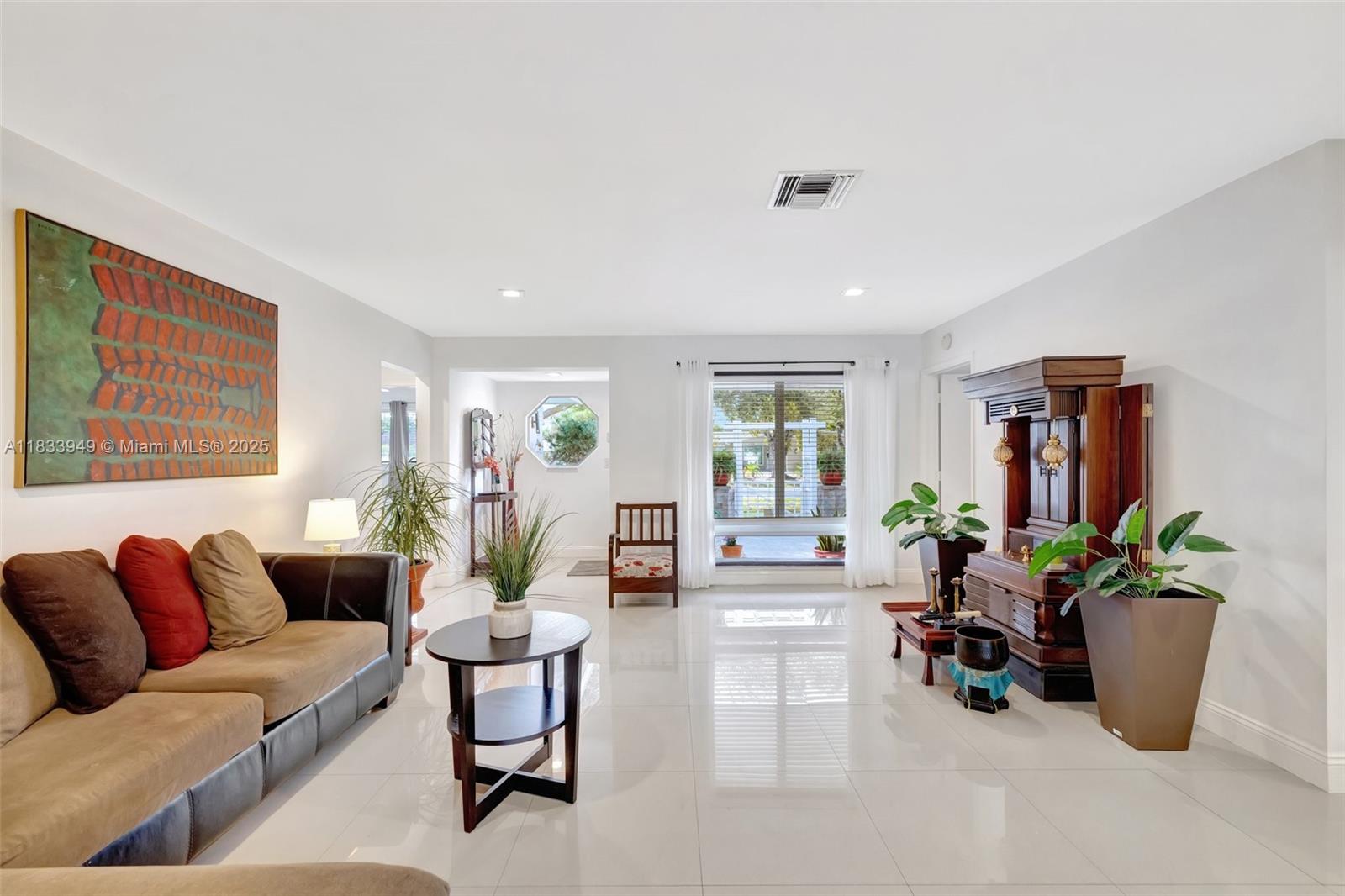 IMPERIAL POINT 3RD SEC - Residential