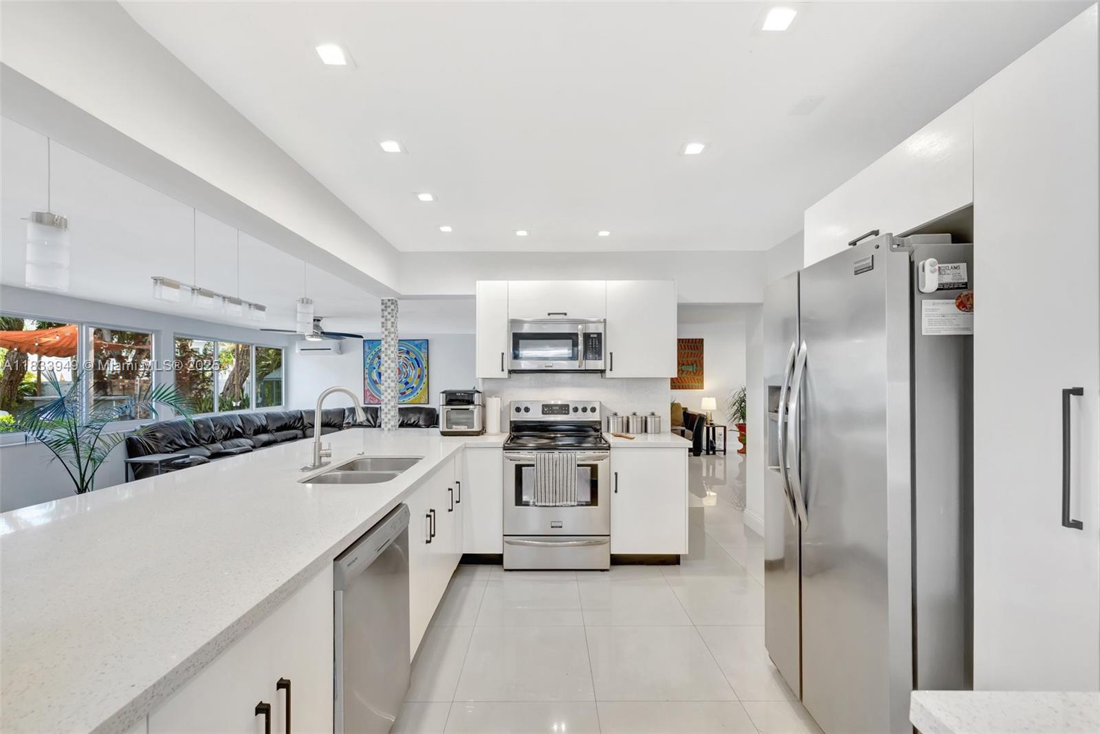 IMPERIAL POINT 3RD SEC - Residential