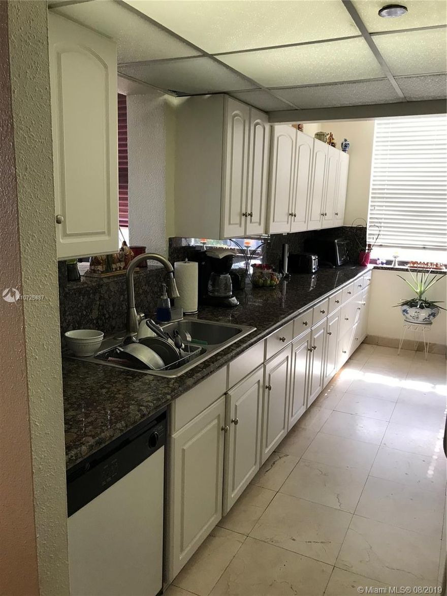 INVESTORS!!! 2/2 CORNER UNIT WITH WRAP AROUND BALCONY. CLOSE TO THE BEACH, BAL HARBOR SHOP, AVENTURA, WHOLE FOOD STORE. JACUZZI, POOL, GYM IN THE BEST CORNER OF NORTH MIAMI WITH EVERYTHING HANDY. ****Tenant occupied until February 2020*** Paying $1500/month. Excellent Tenant!!