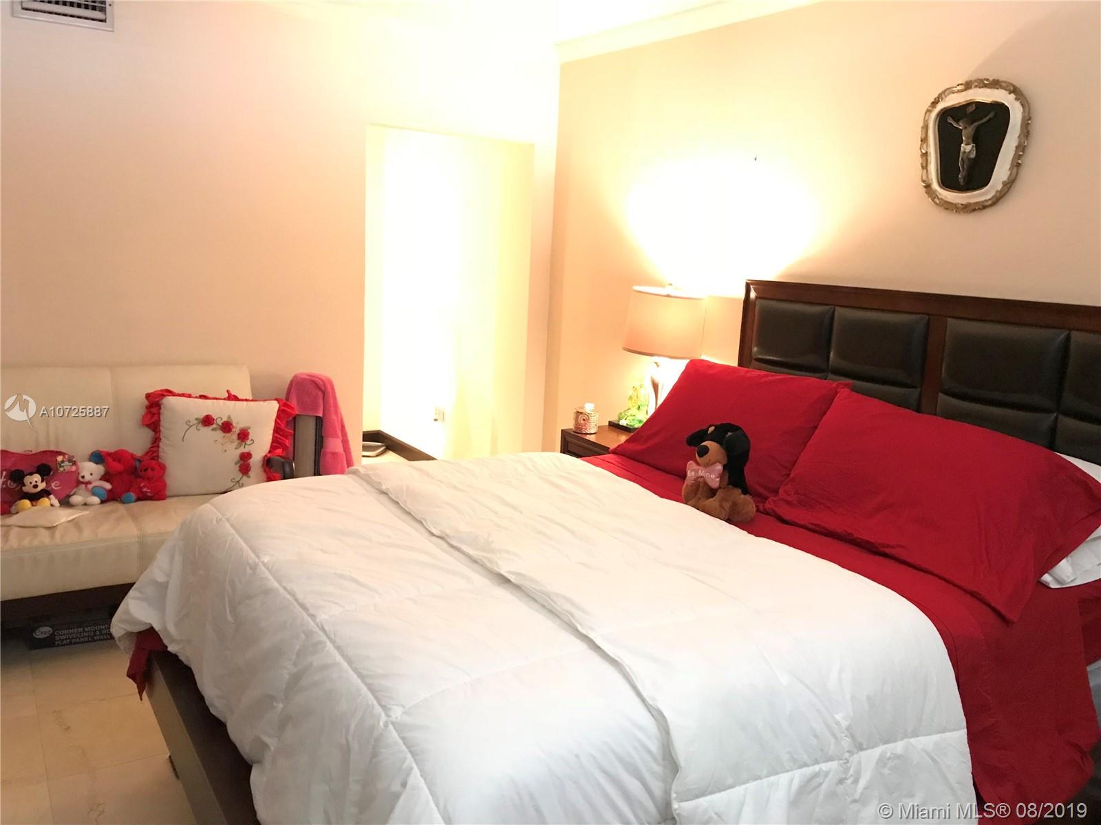 GREENWICH PH I CONDO - Residential