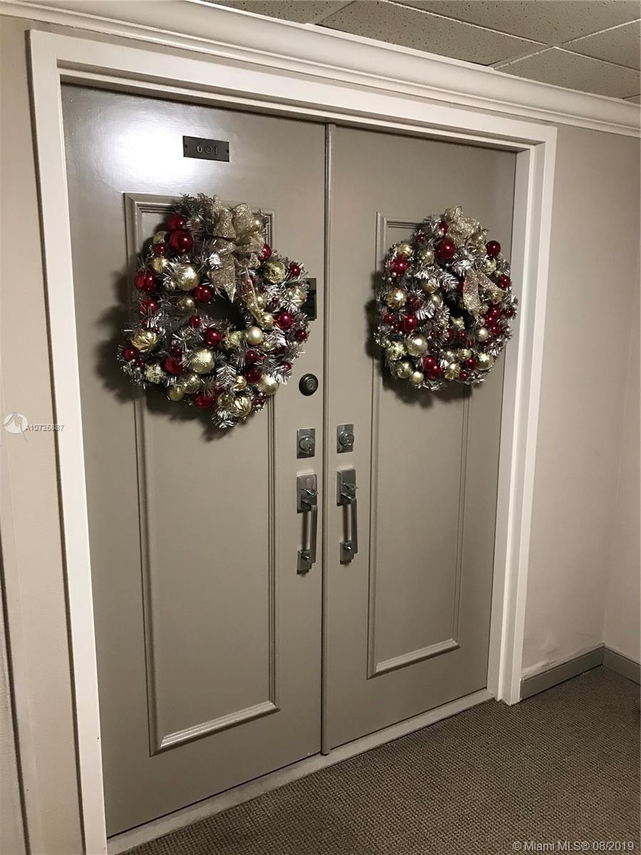 GREENWICH PH I CONDO - Residential