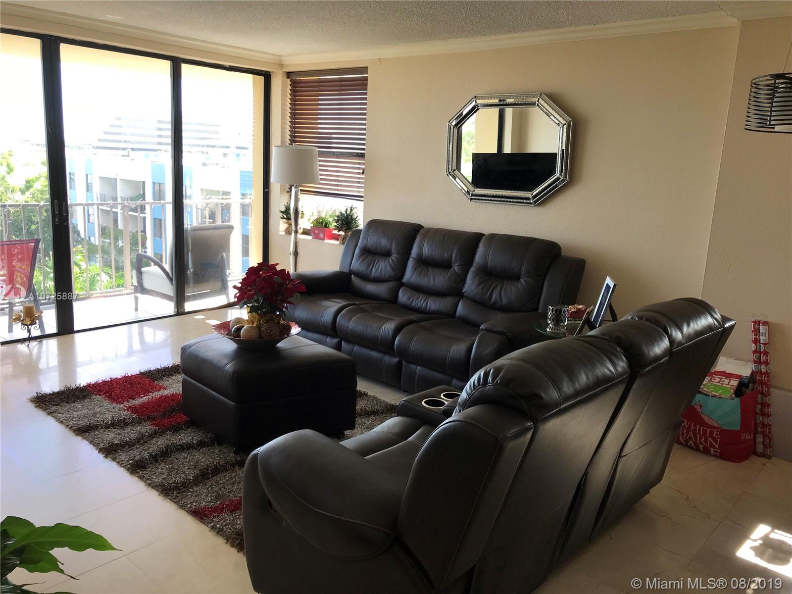 GREENWICH PH I CONDO - Residential