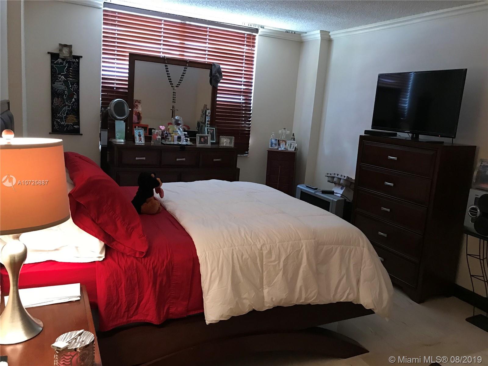 GREENWICH PH I CONDO - Residential