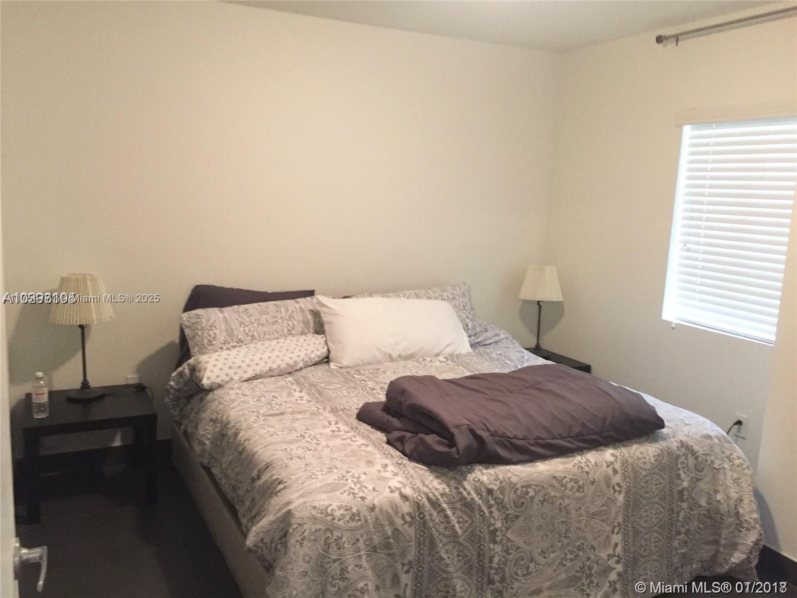 THE EVELYN CONDO - Residential