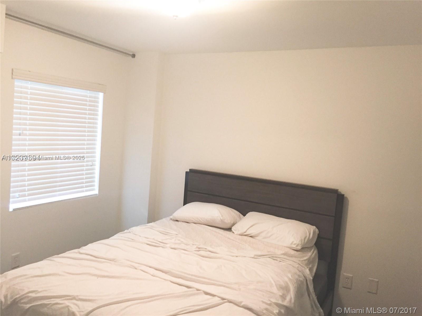 THE EVELYN CONDO - Residential