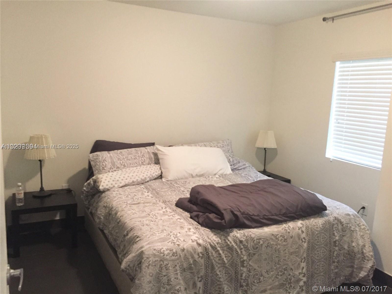 THE EVELYN CONDO - Residential