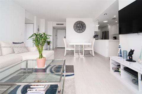 Tiny photo for 19707 Turnberry Way #18C, Aventura, FL 33180 (MLS # A12006182)