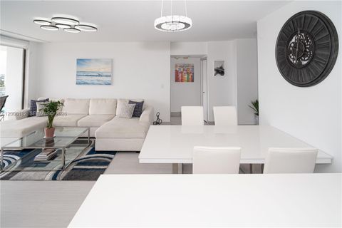 Tiny photo for 19707 Turnberry Way #18C, Aventura, FL 33180 (MLS # A12006182)