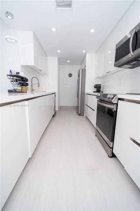 Tiny photo for 19707 Turnberry Way #18C, Aventura, FL 33180 (MLS # A12006182)