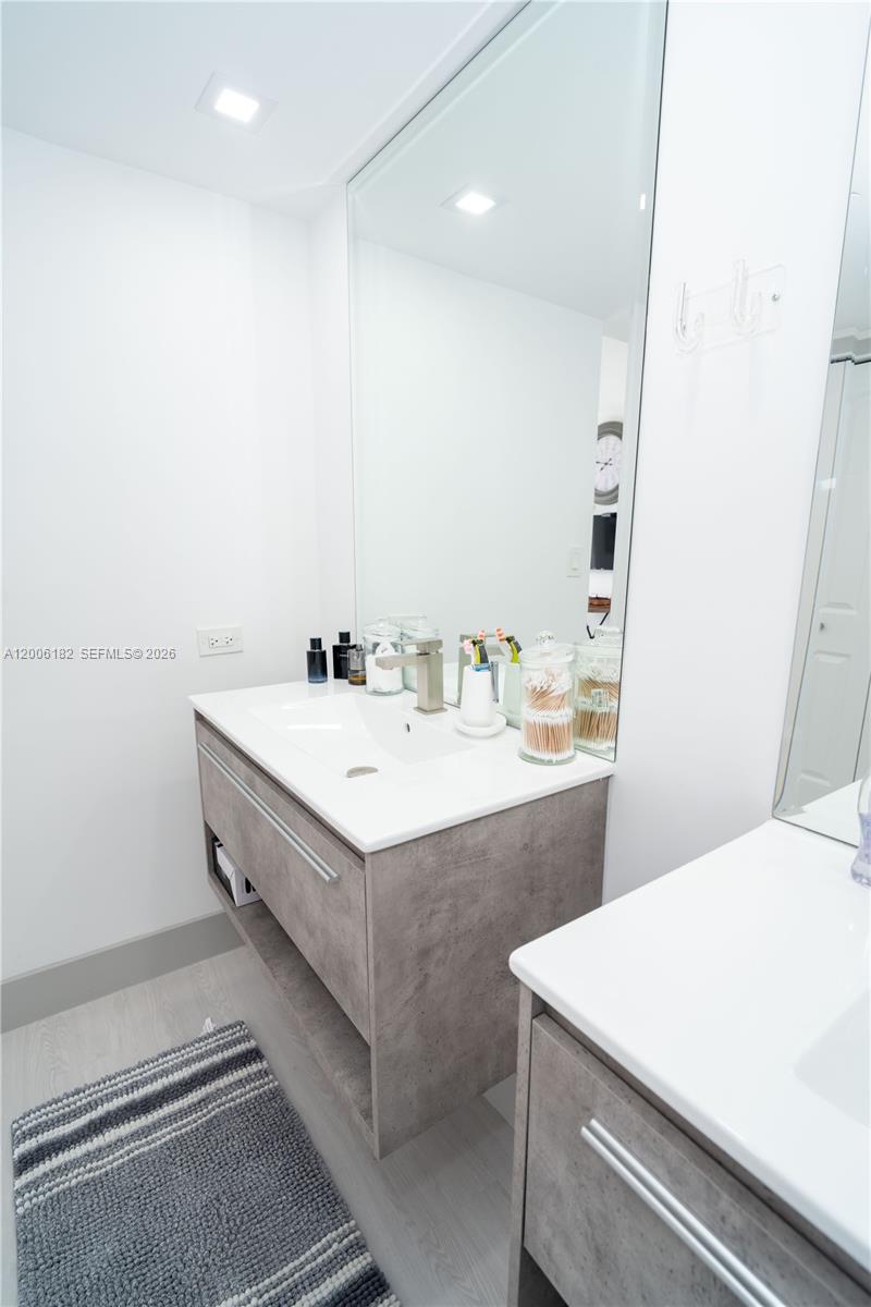 TURNBERRY ISLE CONDO - Residential