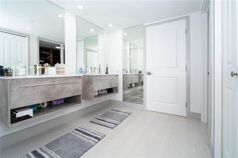 Tiny photo for 19707 Turnberry Way #18C, Aventura, FL 33180 (MLS # A12006182)