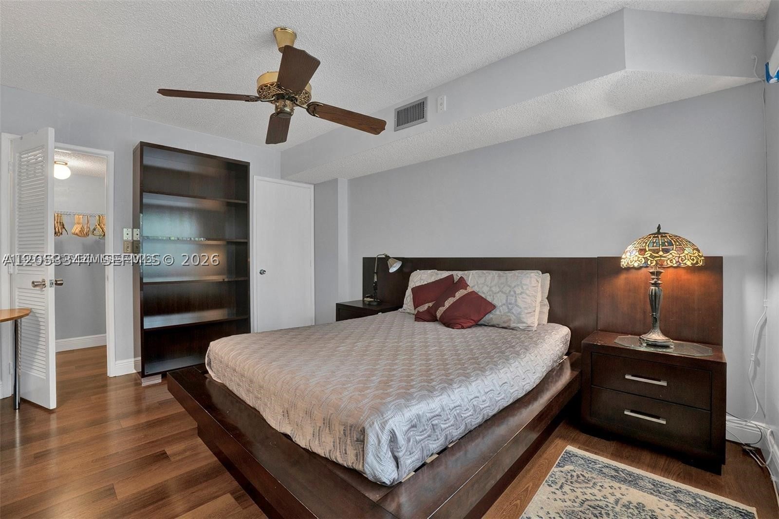 3970 Oaks Clubhouse Dr 302