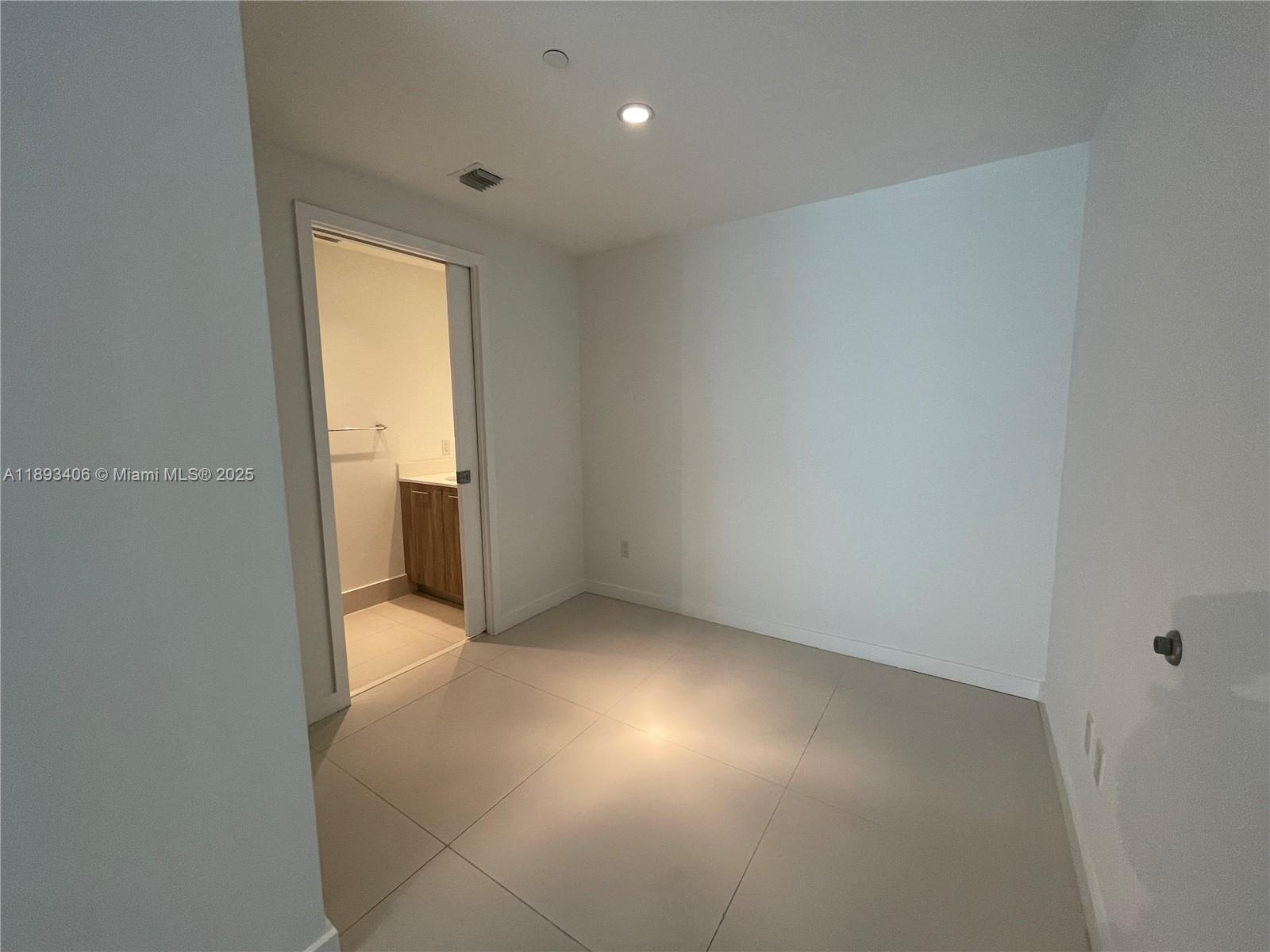 PARAISO BAYVIEWS CONDO - Residential Lease